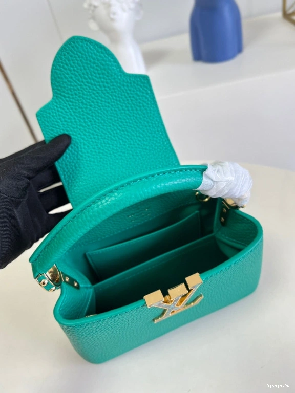 LOUIS MINI CAPUCINES VUITTON 0407